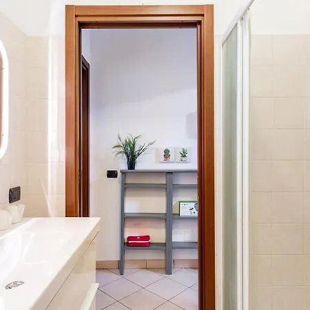 Accogliente Bilocale Con Giardino E Parcheggio مونزا