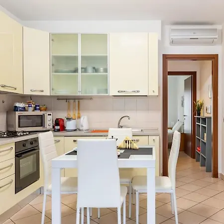 شقة Accogliente Bilocale Con Giardino E Parcheggio